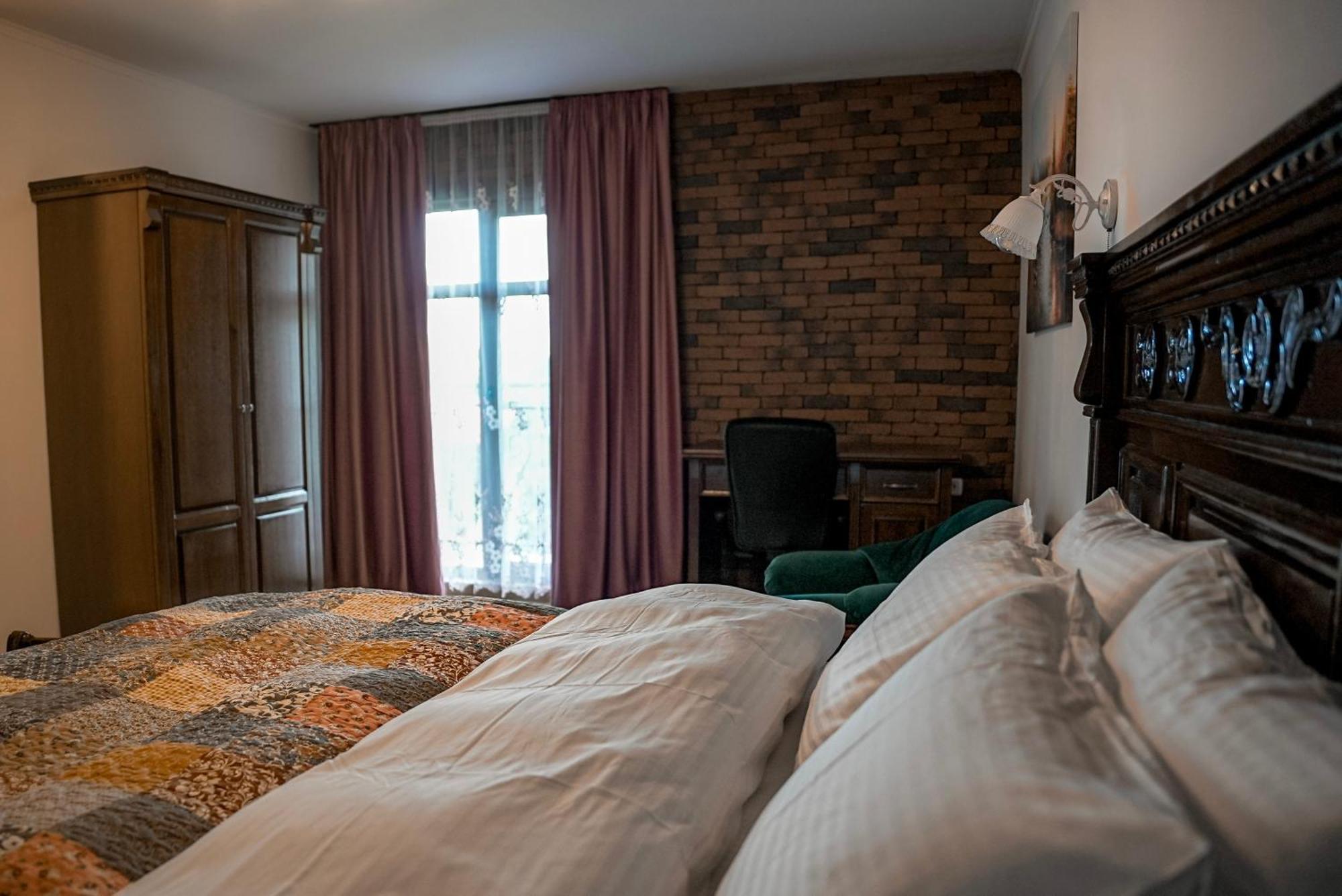 Boutique Marlen Bed & Breakfast Ghimbav ภายนอก รูปภาพ