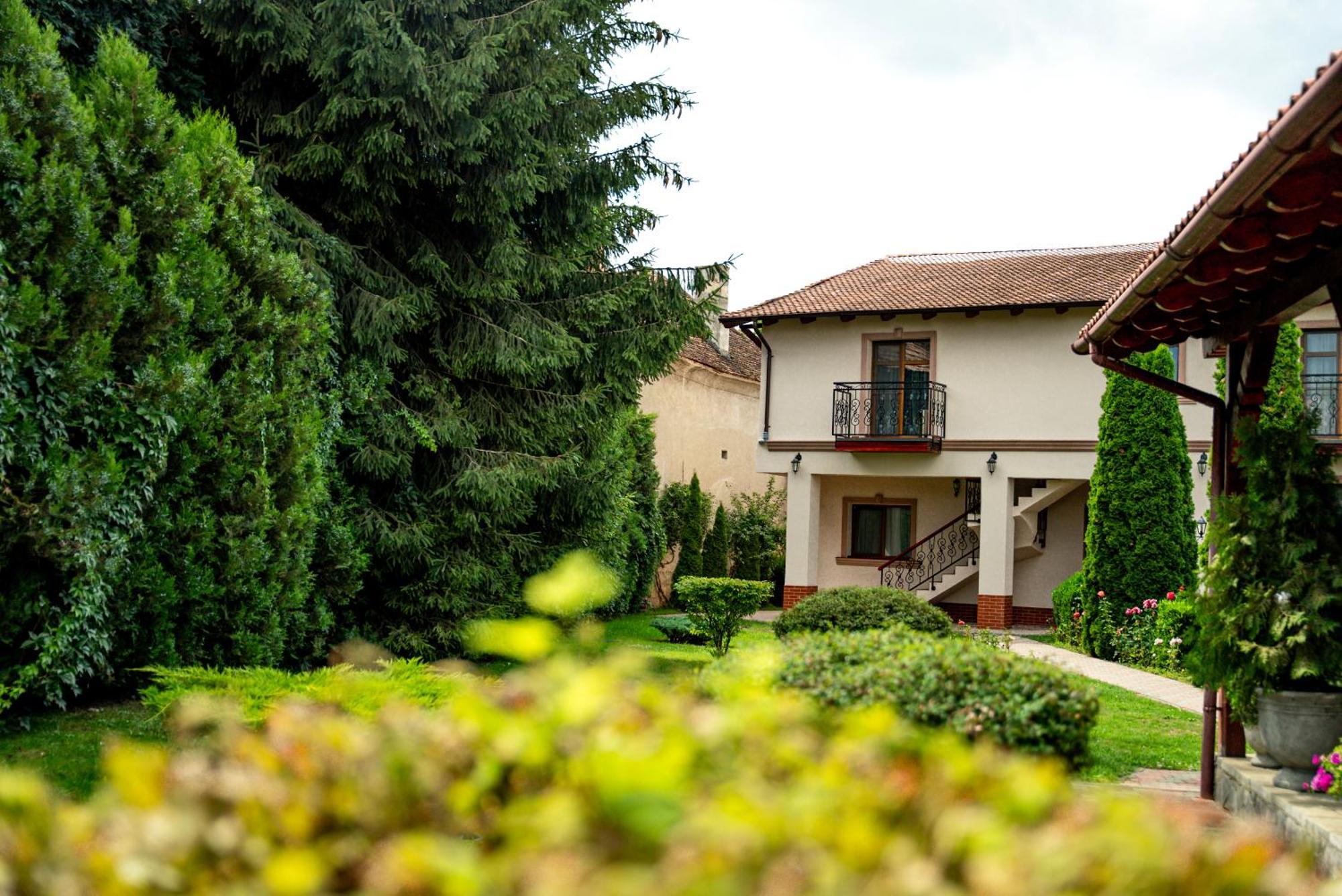 Boutique Marlen Bed & Breakfast Ghimbav ภายนอก รูปภาพ