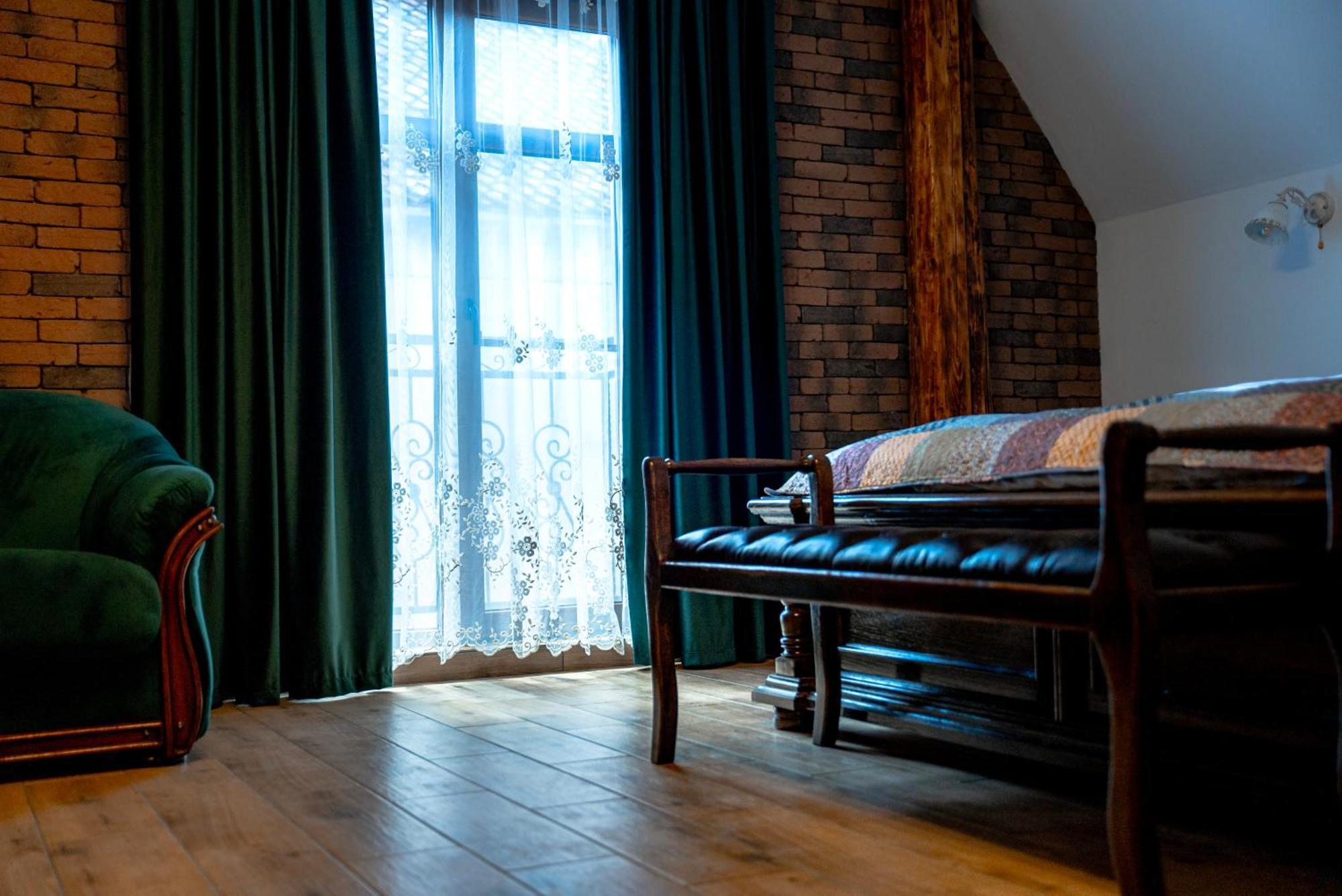 Boutique Marlen Bed & Breakfast Ghimbav ภายนอก รูปภาพ