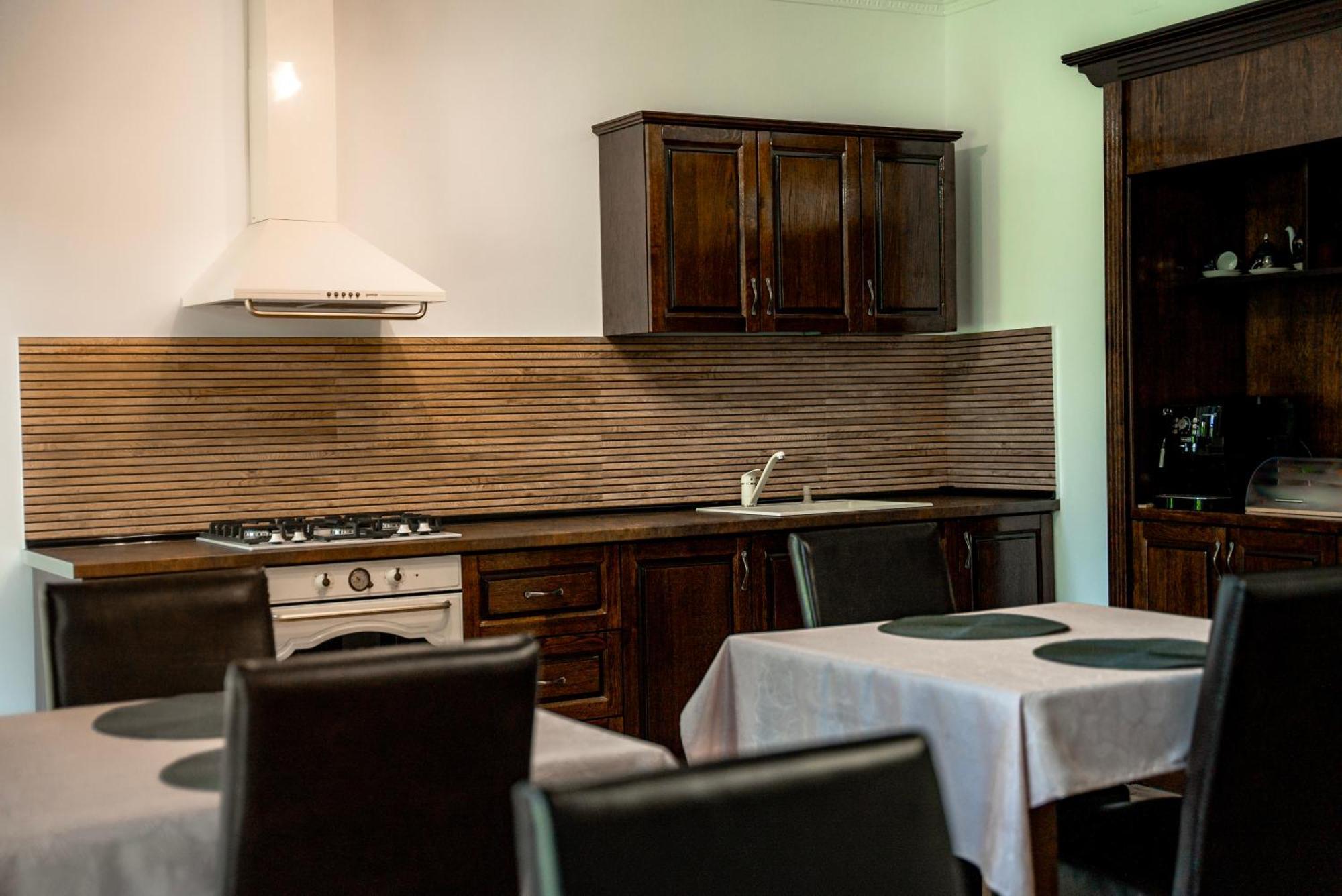 Boutique Marlen Bed & Breakfast Ghimbav ภายนอก รูปภาพ