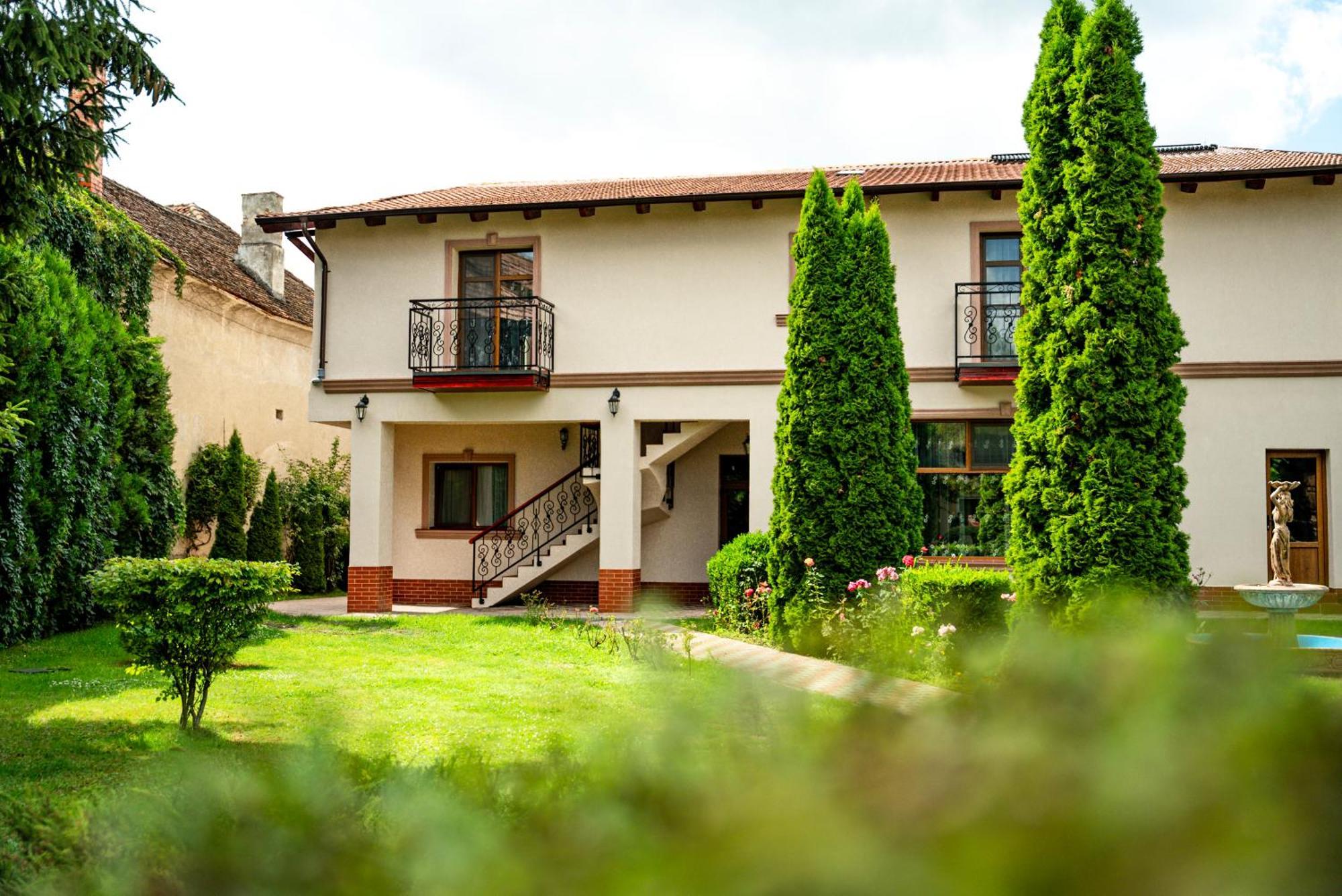 Boutique Marlen Bed & Breakfast Ghimbav ภายนอก รูปภาพ