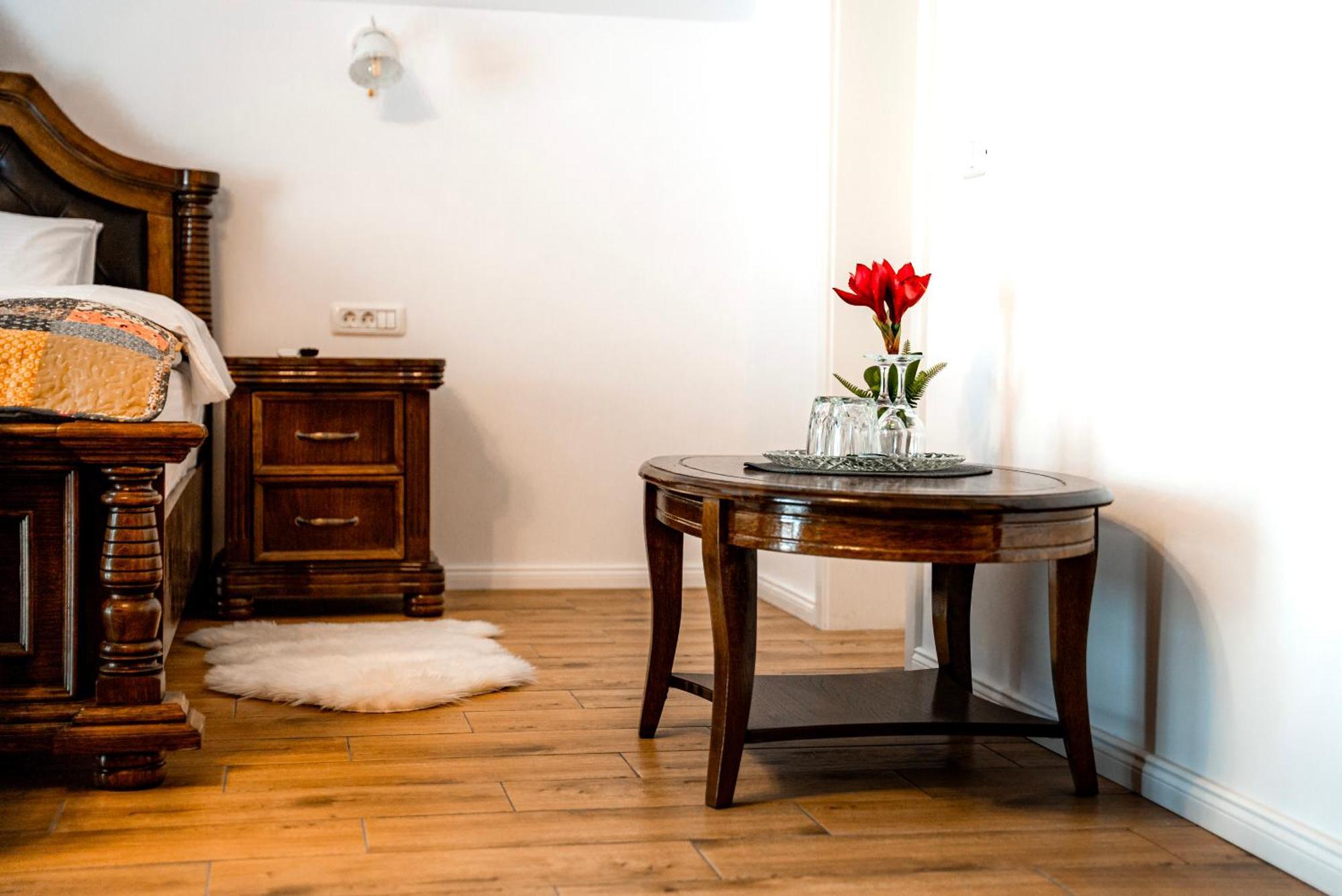 Boutique Marlen Bed & Breakfast Ghimbav ภายนอก รูปภาพ